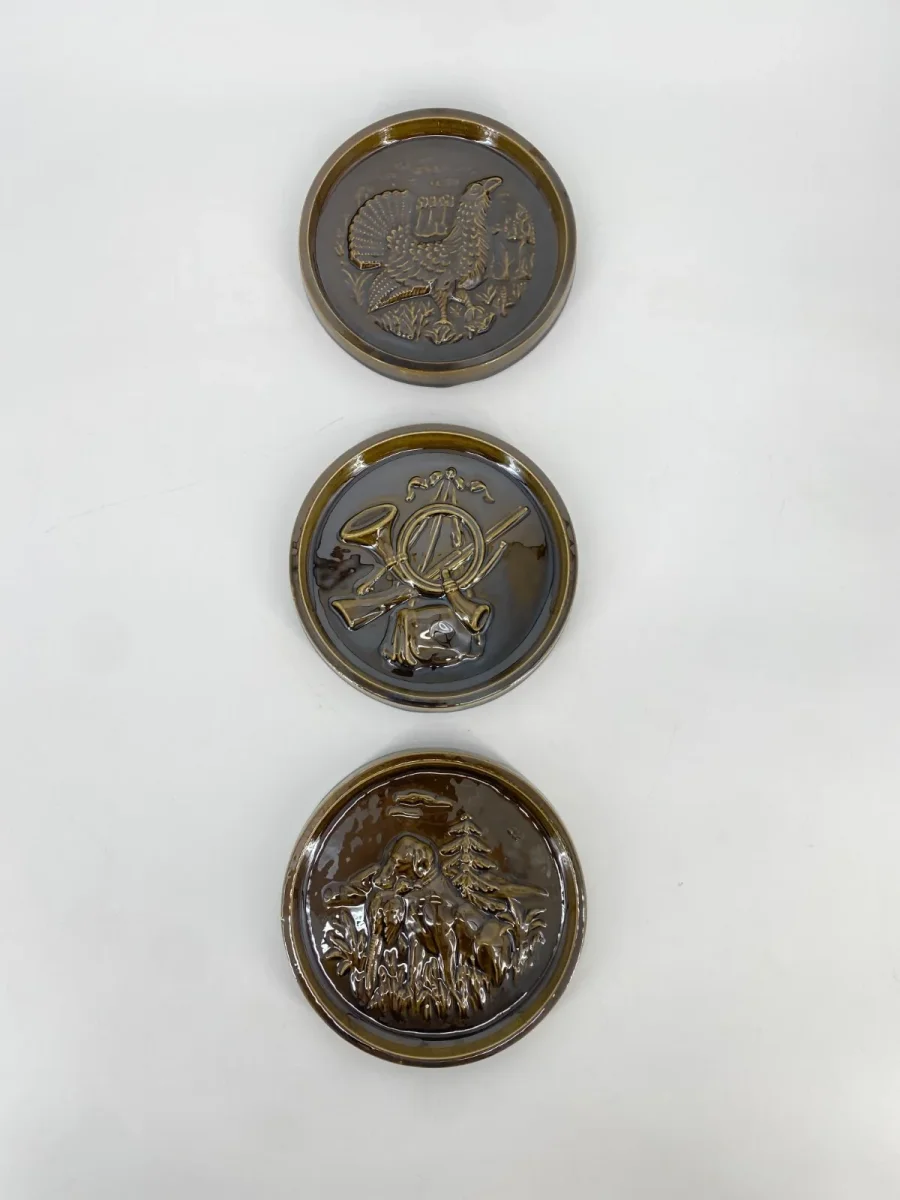 3 Keramik Relief Bilder Wandkachel Jagd Fasan Auerhahn Jagdhund Jäger Vintage