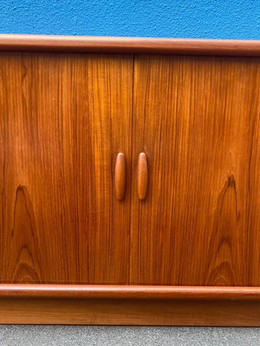 Teakholz-Sideboard von Dyrlund mit Tambourtüren, Dänemark – Bild 8