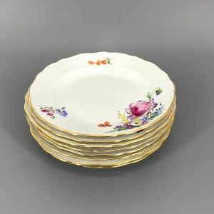 8 Porzellan Teller von Meissen, mit Blumenbukett und Streublumen