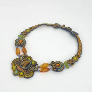 Soutache Halskette von Dori Csengeri