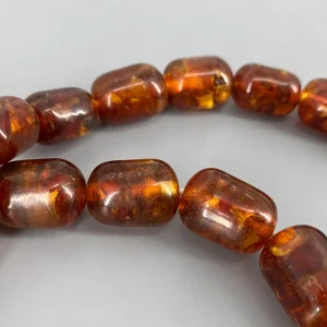 Lange Kette aus geschliffenen Bernsteinen, 1950/60er