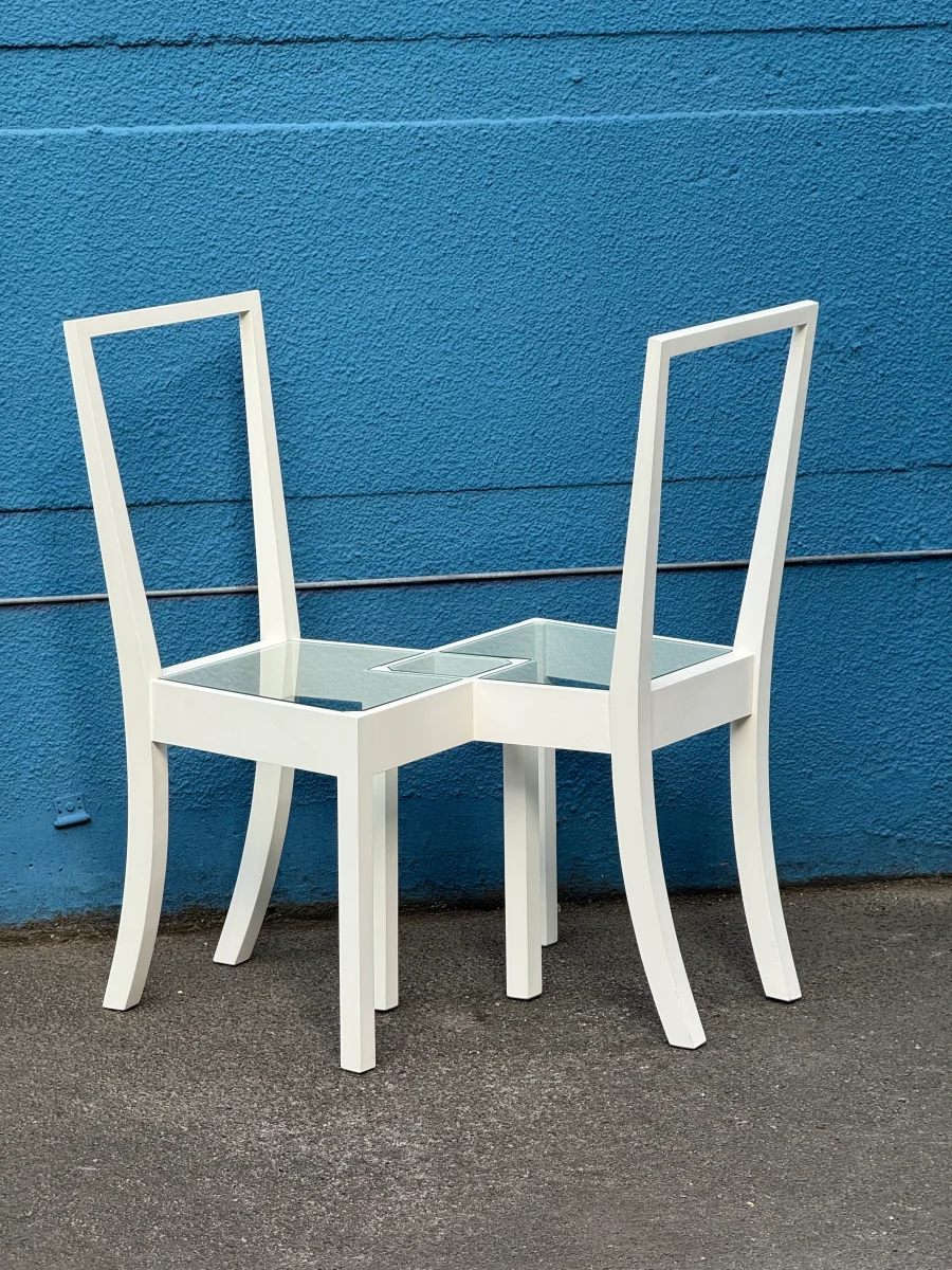 Skulptur "Interlocking Chair" von Langlands & Bell, 1989, London