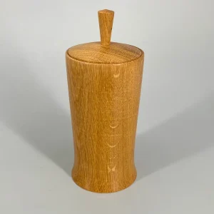Zylindrische Holzdose aus Eiche